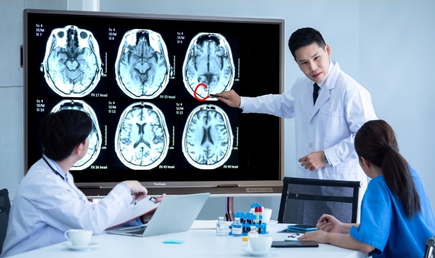 Màn hình tương tác trong ngành y tế cũng trở thành xu hướng ngày nay